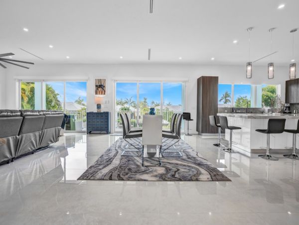 Key Colony Beach  Luxury Vacation Villa on Water Pool