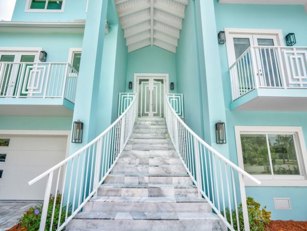 Key Colony Beach  Luxury Vacation Villa on Water Pool
