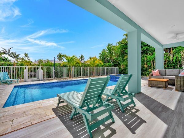 Key Colony Beach  Luxury Vacation Villa on Water Pool