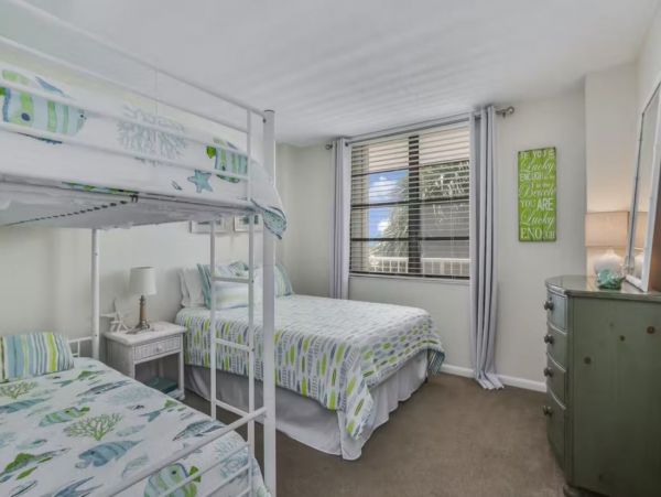 Marco Island Vacation Coastal Condo with Beach Access