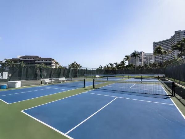 Marco Island Vacation Coastal Condo with Beach Access