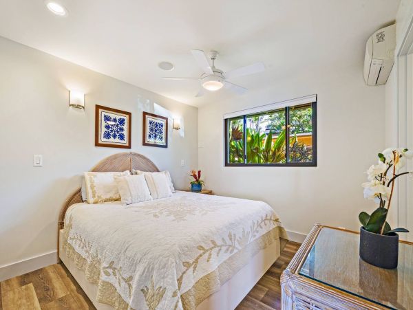 Oceanfront Lahaina Maui Vacation Rental Sleeps 4 Guests