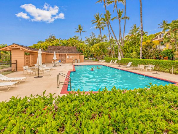 Oceanfront Lahaina Maui Vacation Rental Sleeps 4 Guests
