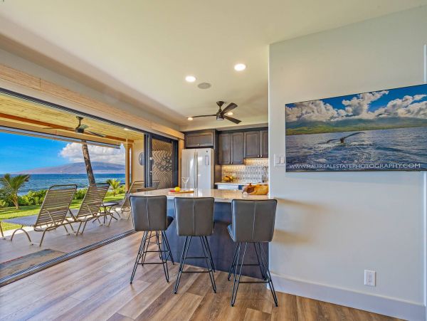 Oceanfront Lahaina Maui Vacation Rental Sleeps 4 Guests