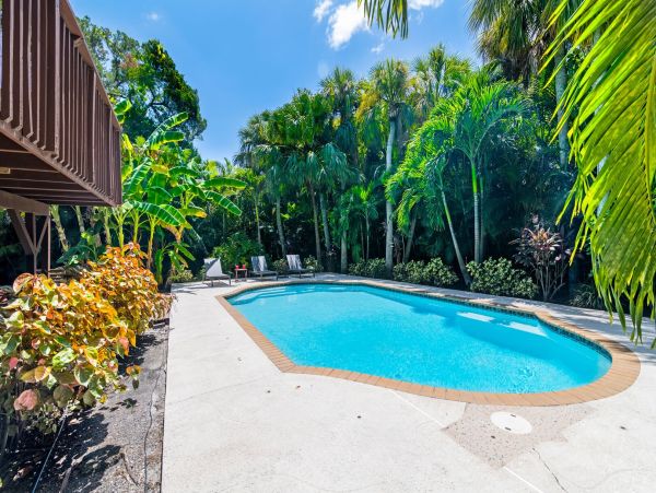 Siesta Key Vacation Rental 5-Bedroom Beach Home with Private Pool
