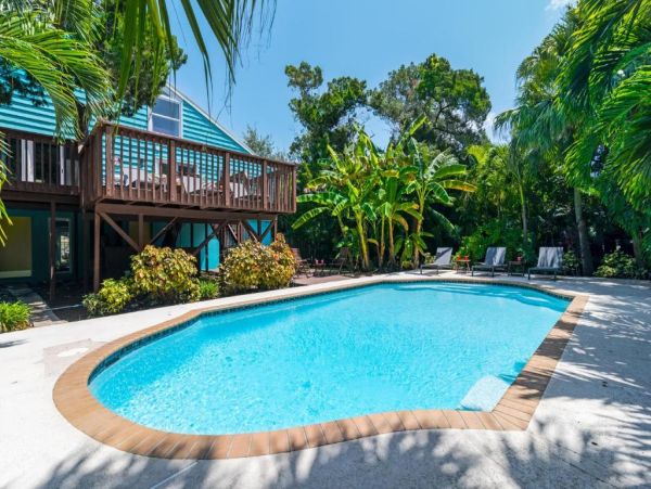 Siesta Key Vacation Rental 5-Bedroom Beach Home with Private Pool