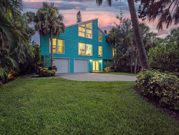Siesta Key Vacation Rental 5-Bedroom Beach Home with Private Pool