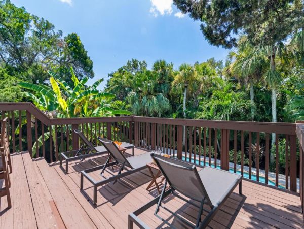 Siesta Key Vacation Rental 5-Bedroom Beach Home with Private Pool