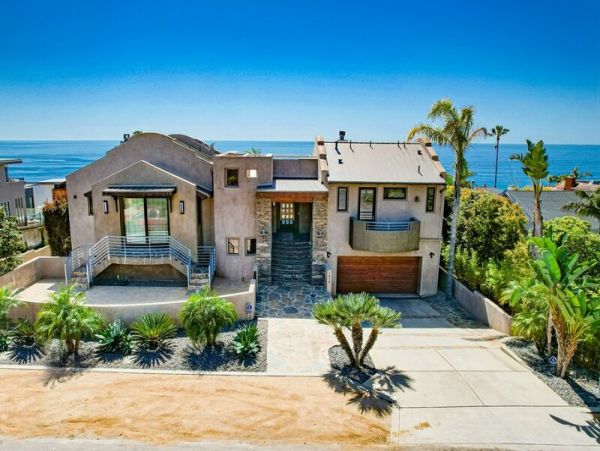 Beautiful San Diego Vacation Home Walk to Beach with Views