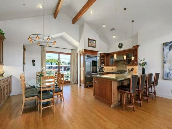 Beautiful San Diego Vacation Home Walk to Beach with Views