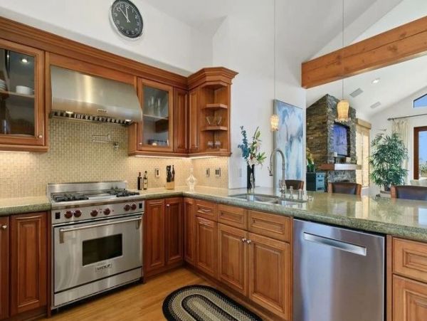 Beautiful San Diego Vacation Home Walk to Beach with Views