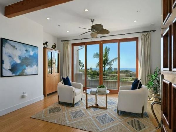 Beautiful San Diego Vacation Home Walk to Beach with Views