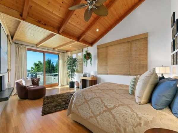 Beautiful San Diego Vacation Home Walk to Beach with Views