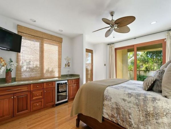 Beautiful San Diego Vacation Home Walk to Beach with Views