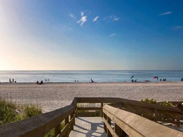 Pure Luxury Marco Beachfront NEW IN BOOK TODAY!