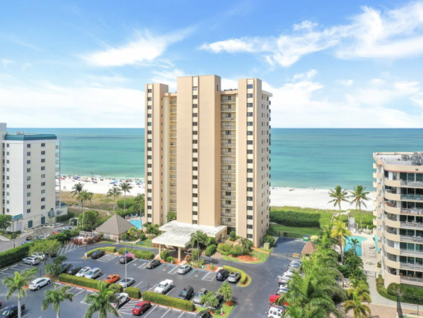 Pure Luxury Marco Beachfront NEW IN BOOK TODAY!