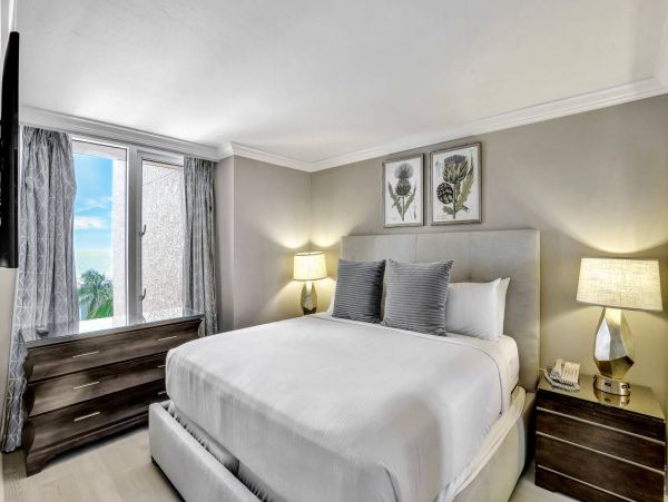 Marco Island Beachfront Condo Rental Luxury 1-Bedroom Vacation Rental