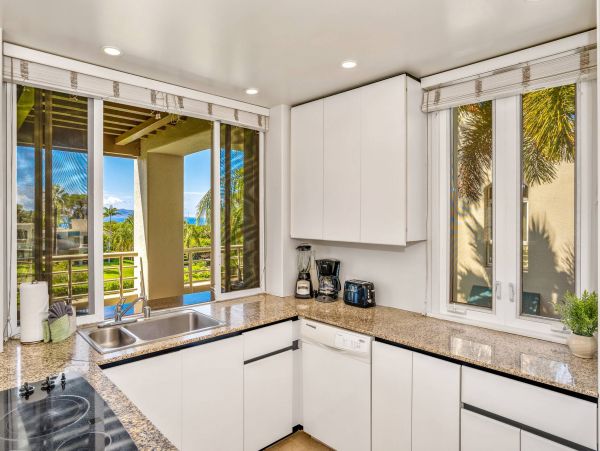 Wailea Vacation Condo with Amazing Views Walk To The Beach
