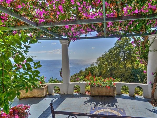 Amalfi Italy Two-Story Villa with 6 Bedrooms and Sea View