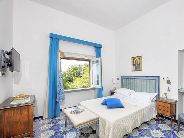 Amalfi Italy Two-Story Villa with 6 Bedrooms and Sea View