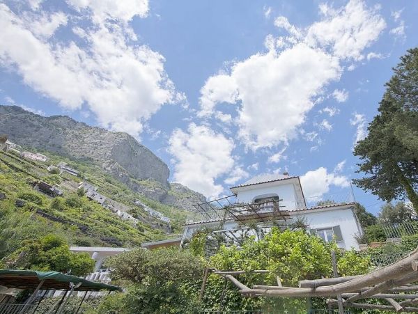 Amalfi Italy Two-Story Villa with 6 Bedrooms and Sea View