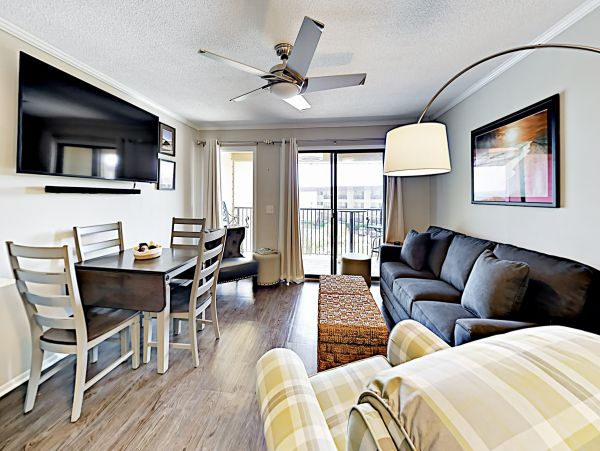 Luxury Condo on Palmetto Dunes, close to everything!