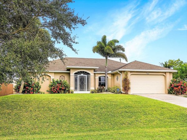 Cape Coral Vacation Villa with Private Caged Pool Sleeps 6