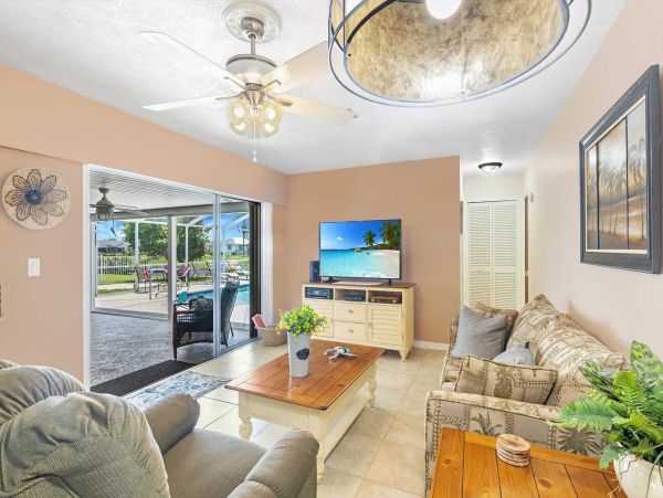 Cape Coral Vacation Pool Home Three Bedroom