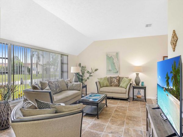 Cape Coral Vacation Pool Home Three Bedroom