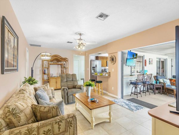 Cape Coral Vacation Pool Home Three Bedroom