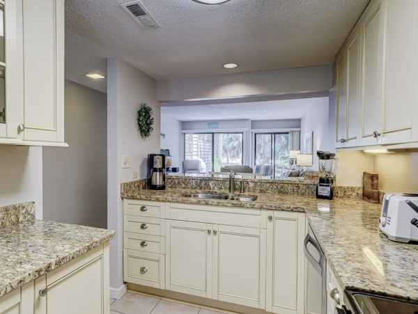 Hilton Head Vacation Condo Great Pool
