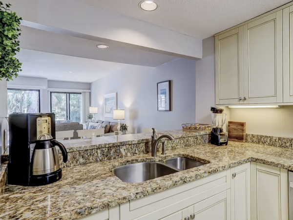 Hilton Head Vacation Condo Great Pool