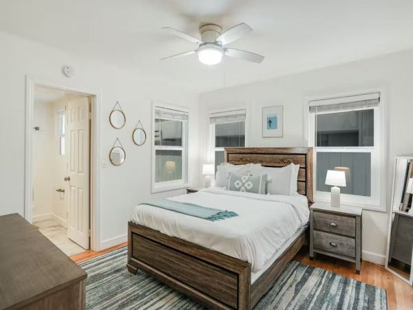 Mission Beach Vacation Home - One Block from Beach