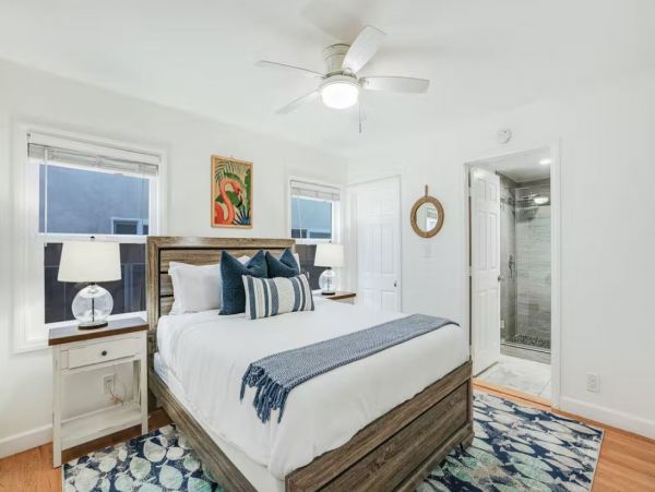 Mission Beach Vacation Home - One Block from Beach
