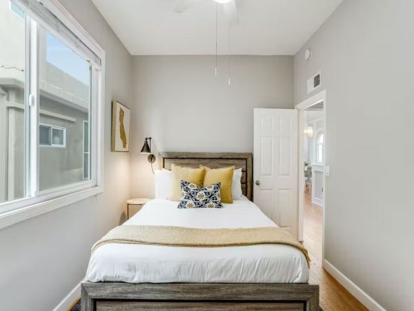 Mission Beach Vacation Home - One Block from Beach