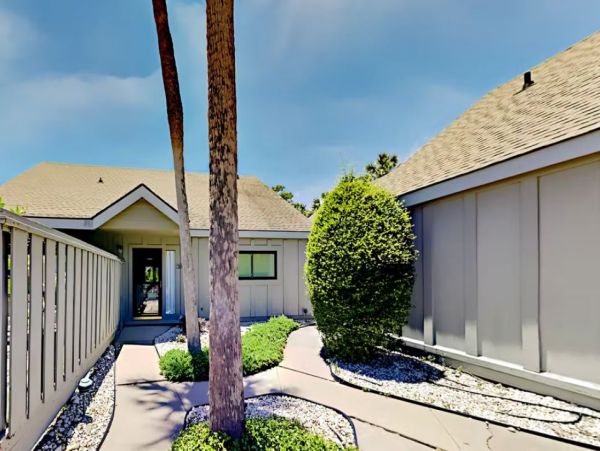 Condo in Hilton Head with Golf Courses & Tennis Center