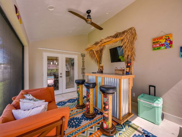 Naples Vacation Pool Home Four Bedrooms Walk To Beach