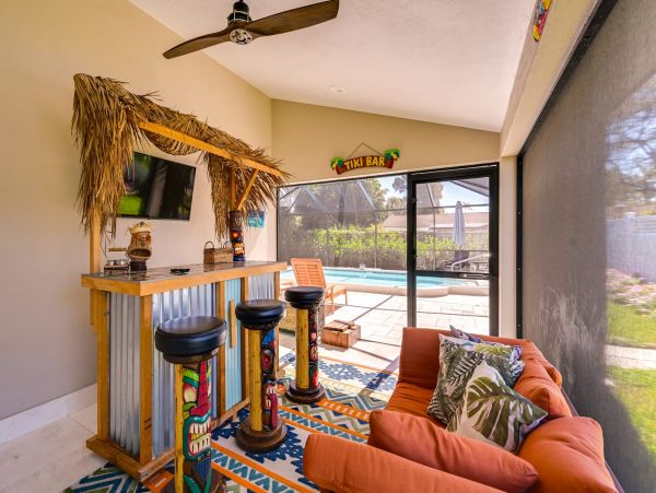 Naples Vacation Pool Home Four Bedrooms Walk To Beach