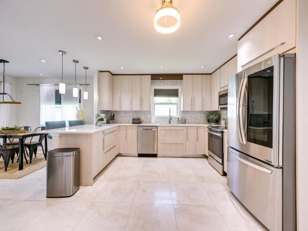 Naples Vacation Pool Home Four Bedrooms Walk To Beach