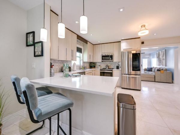 Naples Vacation Pool Home Four Bedrooms Walk To Beach