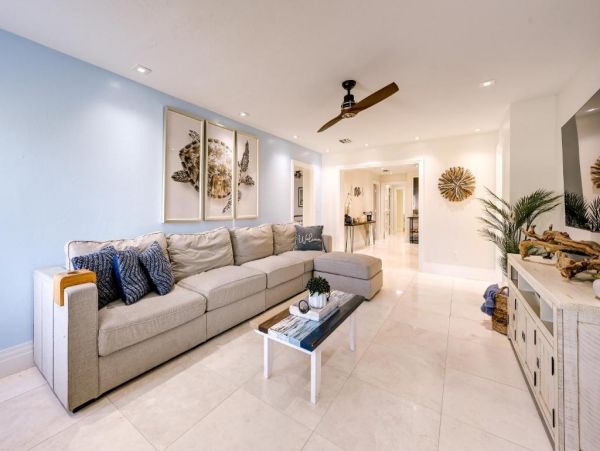 Naples Vacation Pool Home Four Bedrooms Walk To Beach