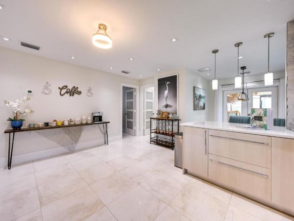 Naples Vacation Pool Home Four Bedrooms Walk To Beach