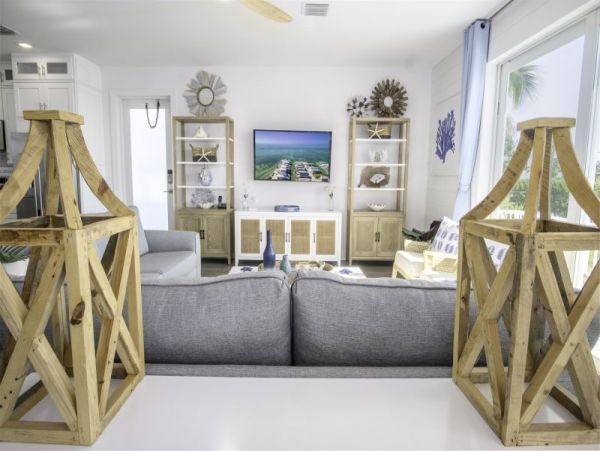 Marathon Oceanfront home with 45 Foot Dockage and pool