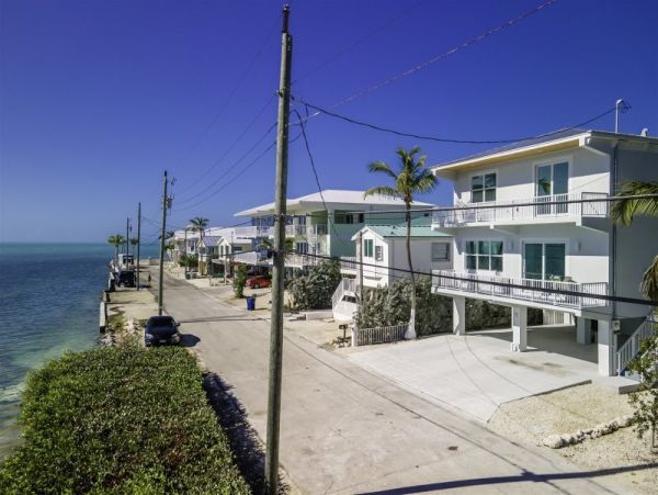 Marathon Oceanfront home with 45 Foot Dockage and pool