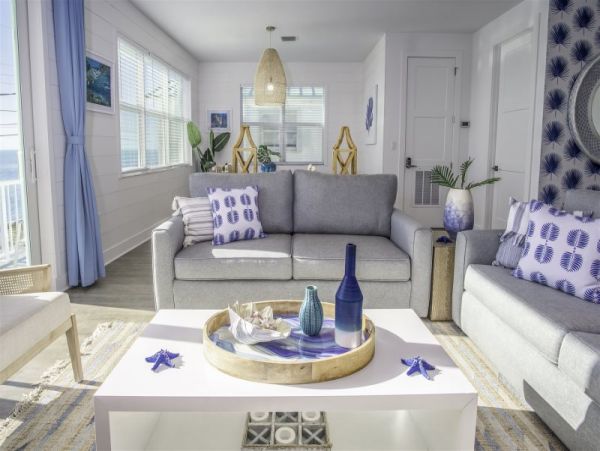 Marathon Oceanfront home with 45 Foot Dockage and pool
