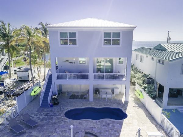 Marathon Oceanfront home with 45 Foot Dockage and pool