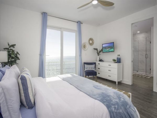 Marathon Oceanfront home with 45 Foot Dockage and pool