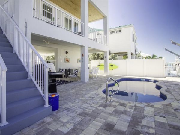 Marathon Oceanfront home with 45 Foot Dockage and pool