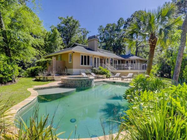 Gorgeous 5 Bedroom Vacation Pool Home in Hilton Head