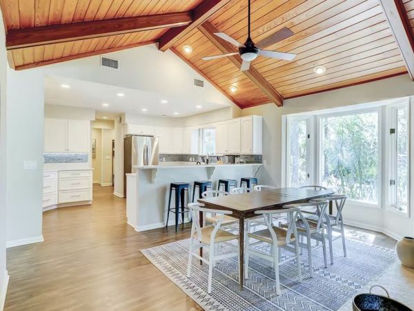 Gorgeous 5 Bedroom Vacation Pool Home in Hilton Head